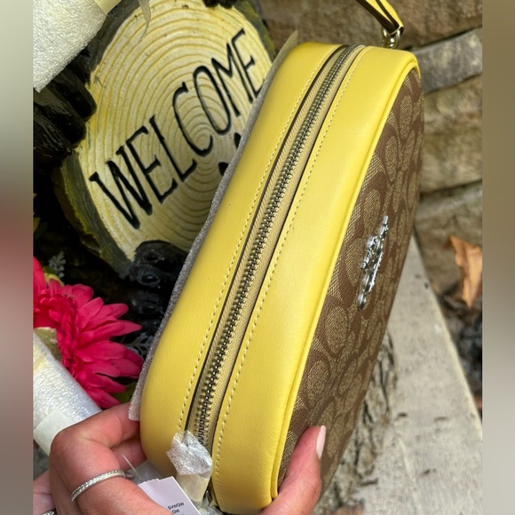 Authentic COACH Coated signature canvas/smooth leather zip top Crossbody - Picture 10 of 16